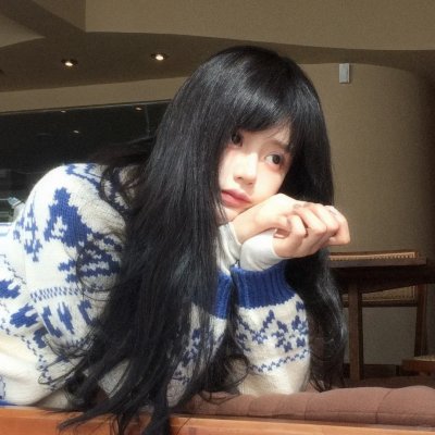 黑衣女孩